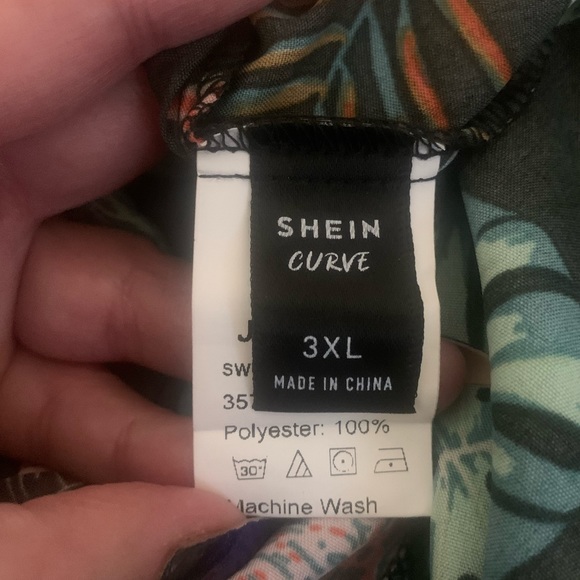 Tropical Print Wrap Dress 🔥 - Picture 5 of 5